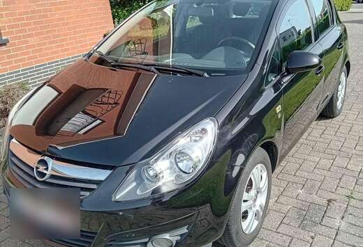 Opel Corsa 1.2i Black Edition