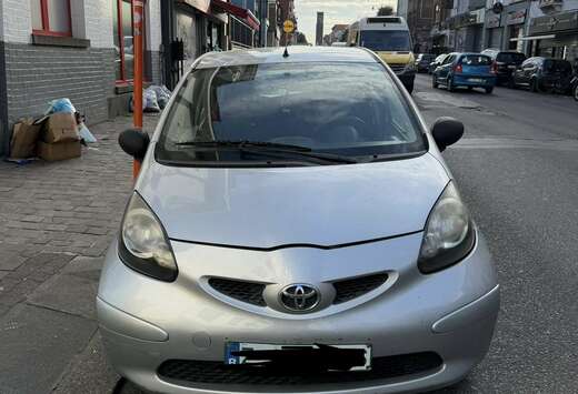 Toyota 1.0i VVT-i Sport