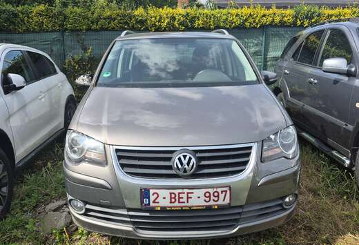 Volkswagen 1.4 BENZINE. 7-PLATS. NAVI. AMBRIAGE PROBL ...