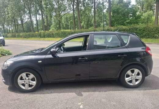 Kia Cee\'d 1.6 CRDi EX ISG EcoDynamics DPF