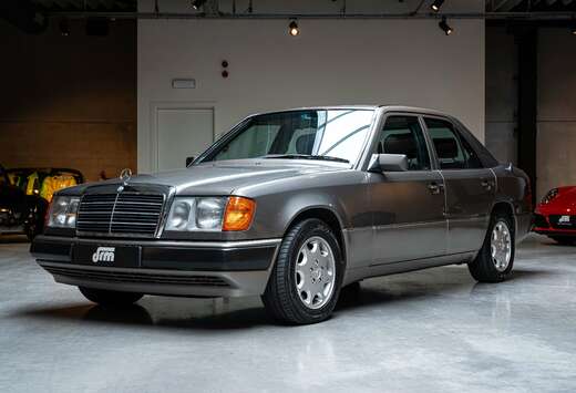 Mercedes-Benz W124 - V8 - Elegance