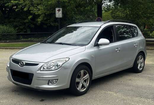 Hyundai i30 SW 1.6i BOITE AUTO CLIM ATT REM