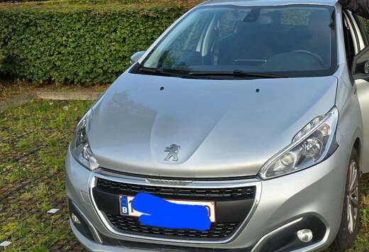 Peugeot 1.2i PureTech Signature S