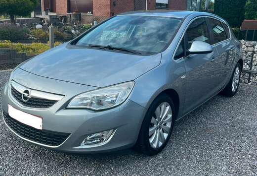 Opel Astra 1.3 CDTI 95 ch FAP ecoFLEXCosmo