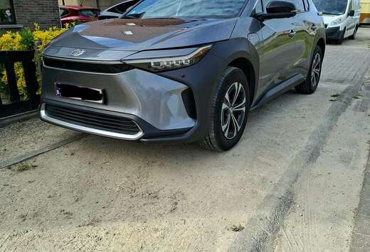 Toyota 71.4 kWh 2WD Business Plus