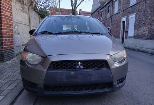 Mitsubishi Colt 1.3i Intense