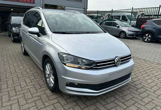 Volkswagen Touran 1.6 TDi SCR Highline DSG
