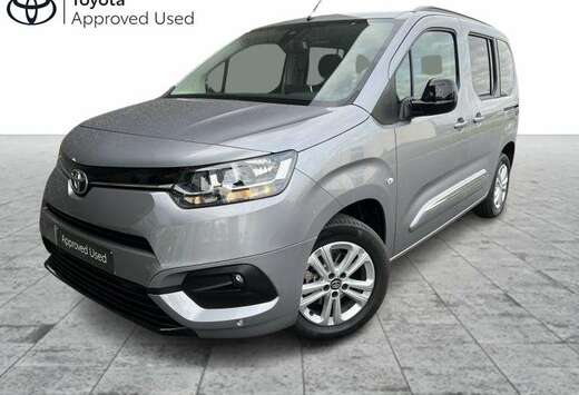 Toyota SWB 1.2 Benzine MT MPV 5PL