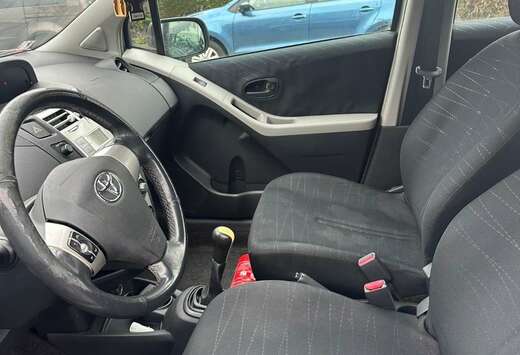 Toyota 1.0i VVT-i Terra