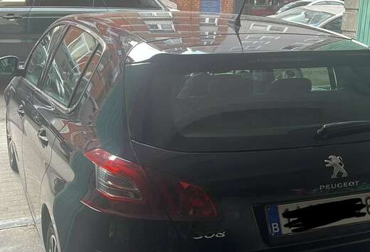 Peugeot 1.2 PureTech Allure STT
