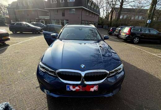 BMW 330e x-drive