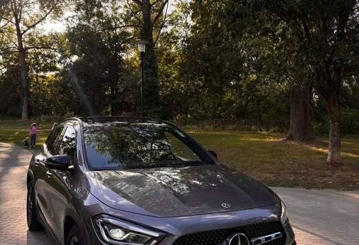 Mercedes-Benz 4-Matic AMG pack / Toit ouvrant / Apple ...