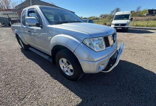 Nissan 2.5 dCi 4x4 XE Tracker   Man. AC