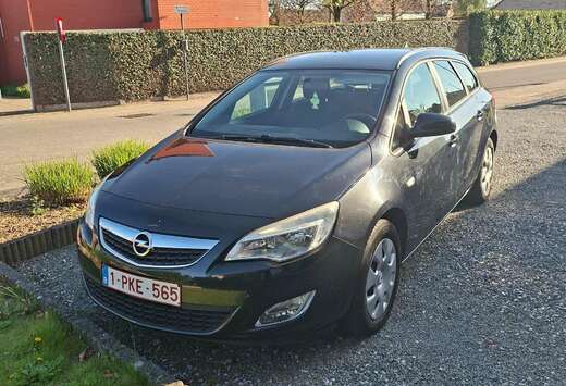 Opel Astra Sports Tourer 1.4i Sport