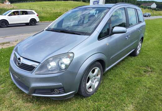 Opel Zafira 1.9 DTL CDTi Cosmo DPF