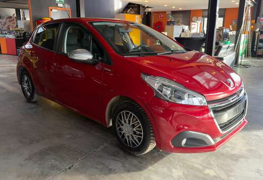 Peugeot 208 1.2i Active/12 mois de garantie