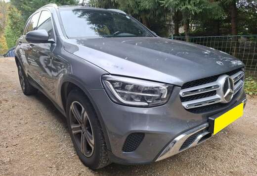 Mercedes-Benz 4Matic AMG Line 9G-Tronic