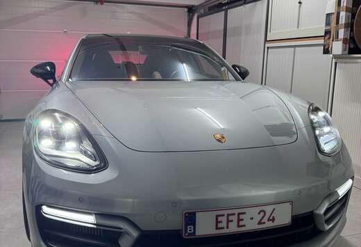 Porsche 4 E-Hybrid