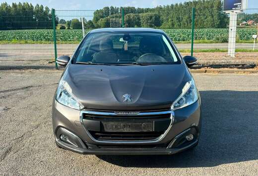 Peugeot Peugeot 208 1.2 essence Airco