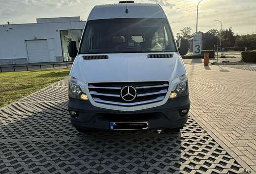 Mercedes-Benz 3.0 V6 Motor!!