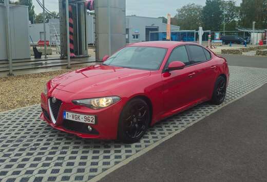 Alfa Romeo Giulia 2.0 Turbo 16V AT8 Super