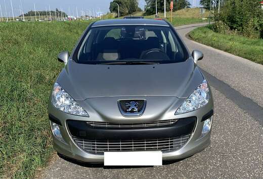 Peugeot 1.6i Premium + Boite auto+ airco