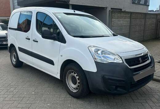 Peugeot 1.6 HDi L2H1 Confort 121