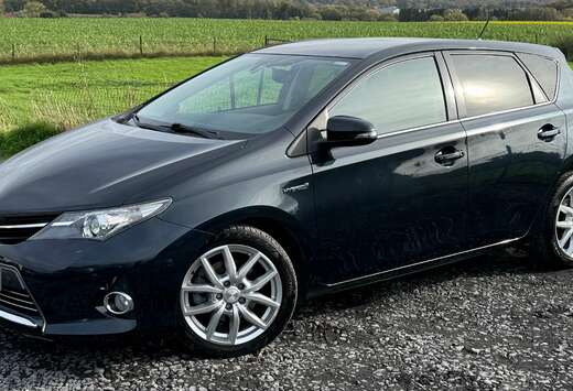 Toyota 1.8i HSD Premium CVT HYBRID CAMERA