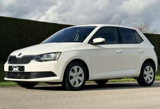 Skoda Fabia 1.0i Ambition 1ER MAIN CARNET SKODA