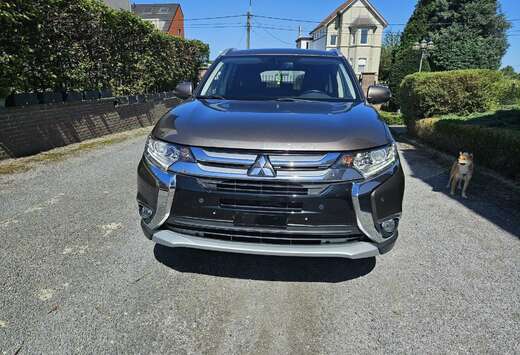 Mitsubishi 2.0 2WD CVT Edition+ 7 places