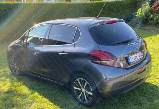 Peugeot 208+1.2+PureTech+Allure+S