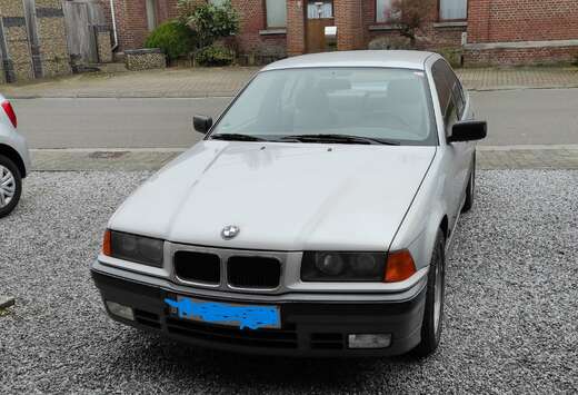 BMW 320i