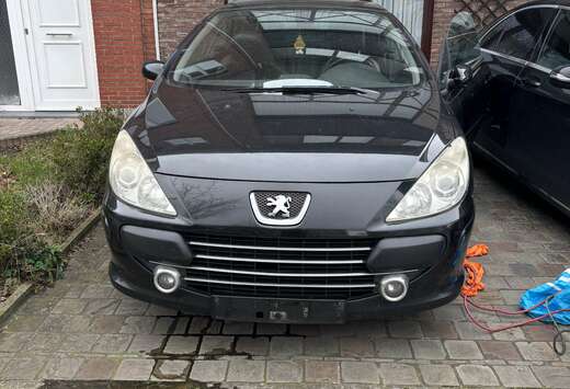 Peugeot CC 2.0 HDi Dynamique FAP