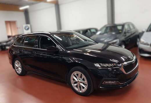Skoda TSi + DSG + CarPLAY + Virtual + LED + AmbiantLi ...