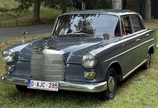 Mercedes-Benz OLDTIMER - 200 D