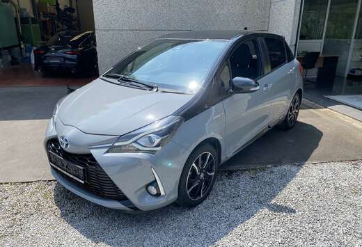 Toyota 1.5i VVT-i Hybrid Comfort Bi-tone