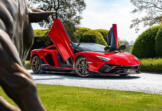 Lamborghini ULTIMAE ROADSTER / 6.5 - V12 LP780-4 / 1  ...