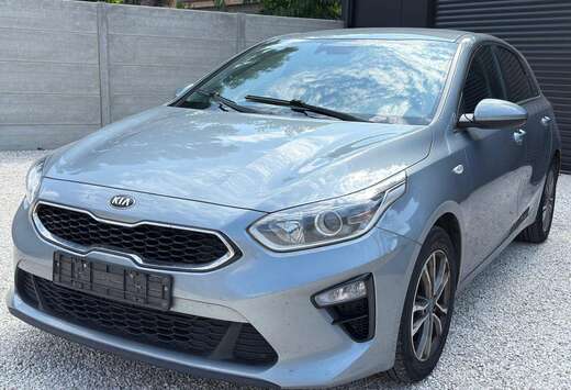 Kia Ceed 1.6 CRDi • NAVI • CAMERA • CLIM • JA ...