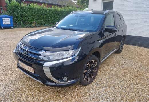 Mitsubishi 2.0 4WD Plug-In Hybrid Top