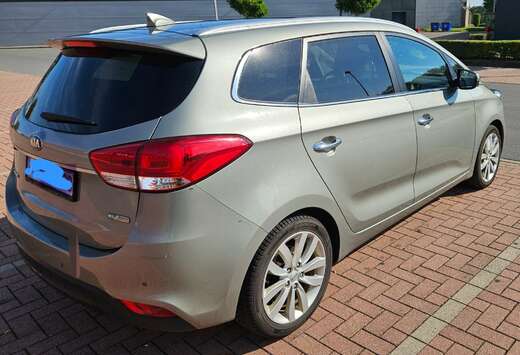 Kia Carens 1.7 CRDI World Edition ISG DCT