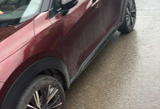 Nissan 1.0 DIG-T 2WD Kiiro