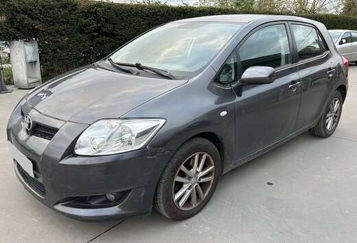 Toyota Auris 2.0 D-4D Edge ,Marchand ou Export