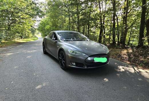 Tesla Mooie Tesla S  Levenslang gratis opladen aan te ...