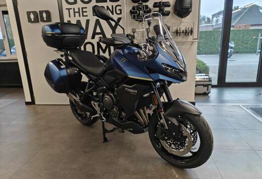 Triumph 800 Tour