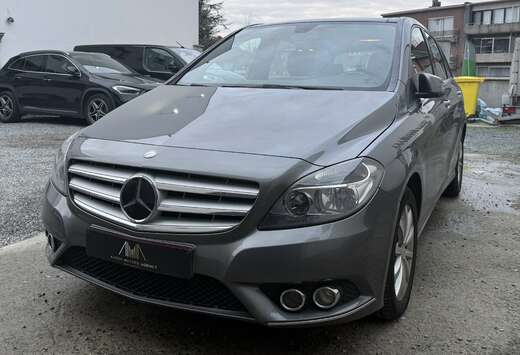 Mercedes-Benz d/ Sièges Chauffant/ Toit Pano/ Faible ...