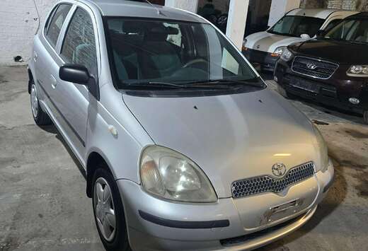 Toyota 1.3i 16v   climatisé  EXPORT AFRIQUE