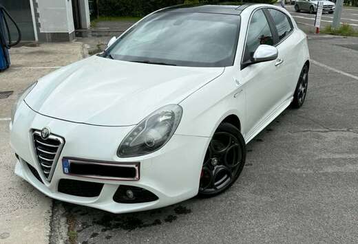 Alfa Romeo 1750 TBI 235 ch Quadrifoglio Verde