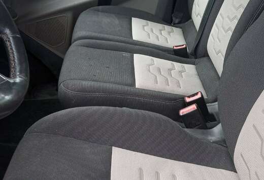 Ford 2.2 TDCi L1H1 Limited Multi-use