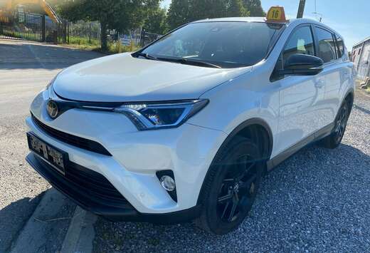 Toyota 2.0i AWD Black Edition