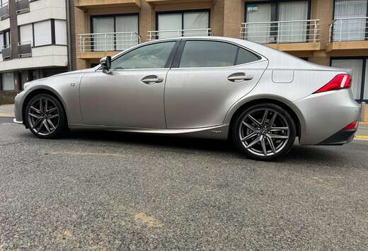 Lexus IS 300h 2.5i F-Sport Line E-CVT